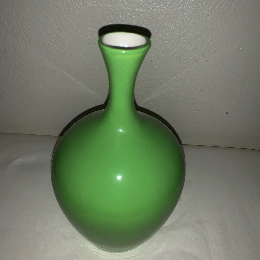 Crate & Barrel Ceramic Izzy Buff Vase Kiwi/lime Green 8.5” Tall used/ like new.
